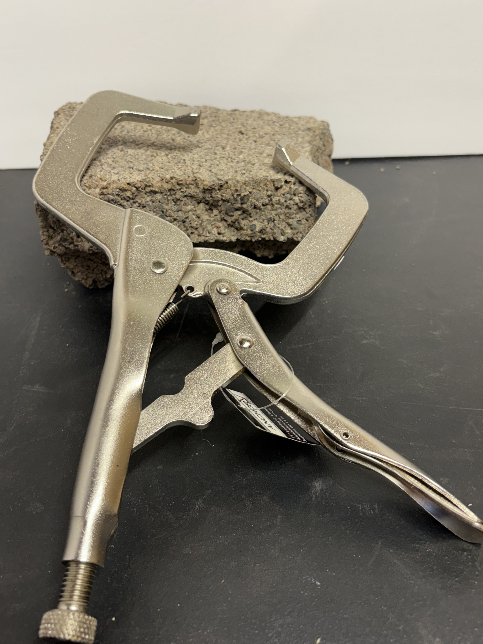11" locking pliers